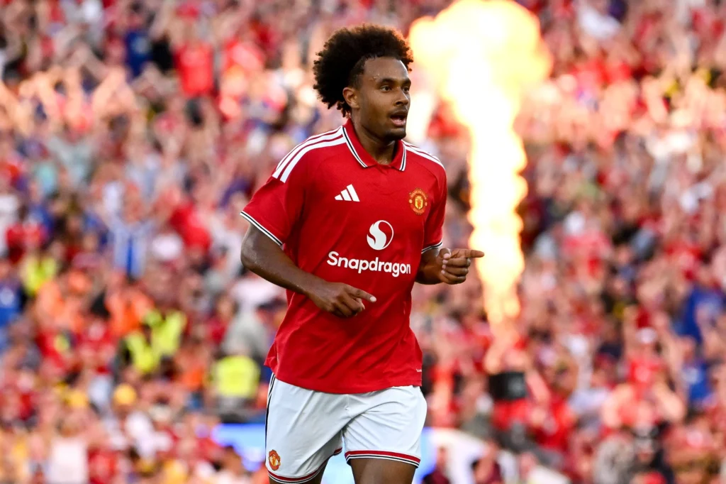 zirkzee ke italia - ilustrasi berita Zirkzee ke Italia? Fiorentina Pimpin Negosiasi Pinjaman dari Manchester United