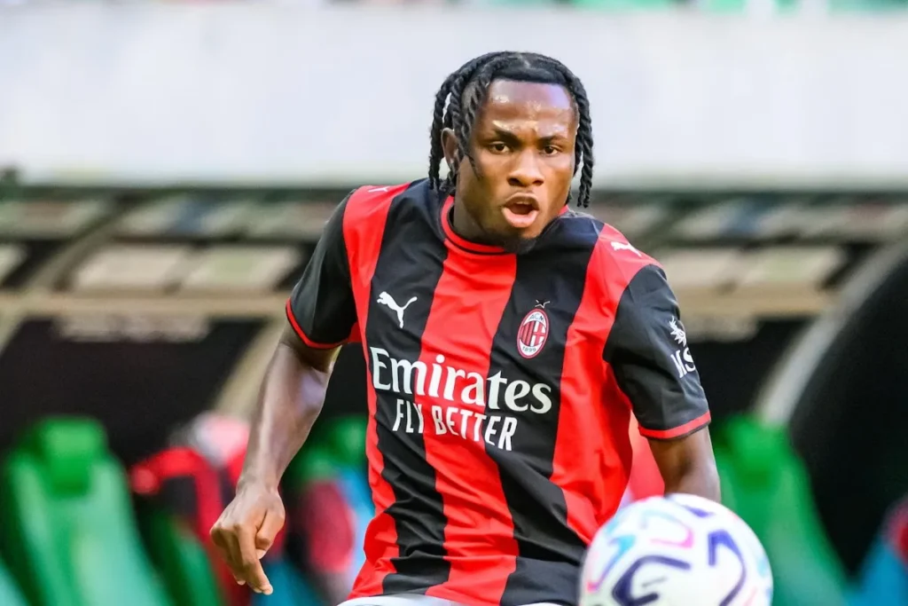 chukwueze milan - ilustrasi berita Chukwueze Bangkit di Milan, Klub Siapkan Perpanjangan Kontrak hingga 2031 —…